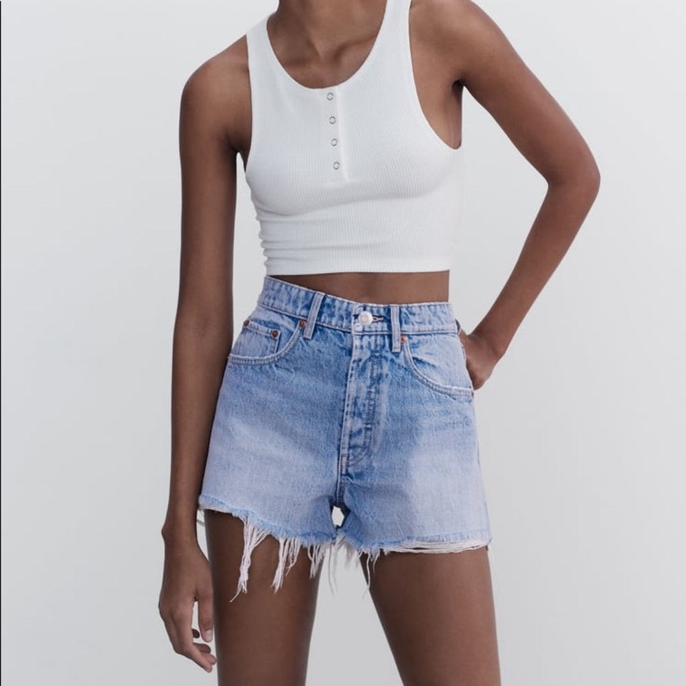 Zara Frayed High Rise Shorts - Picture 1 of 8